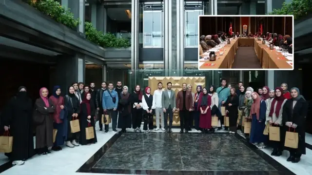 Gazetecilik ve dijital habercilik alanlarına yönelik teorik ve pratik eğitimlerin verildiği akademiye, Albayrak Medya yöneticileri de bilgi ve tecrübeleriyle katkı sağladı.