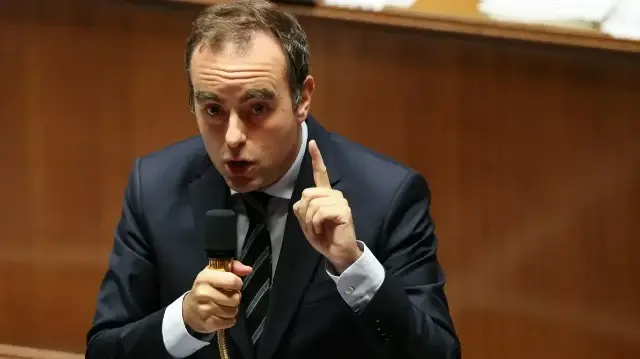 Le Premier ministre français Sébastien Lecornu s'exprime lors d'une séance de questions au gouvernement à l'Assemblée nationale, la chambre basse du Parlement français, à Paris, le 15 octobre 2025.