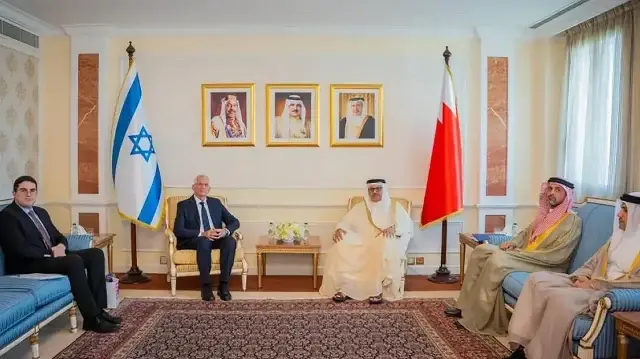 سفير إسرائيل الجديد يقدم أوراق اعتماده لملك البحرين