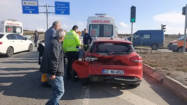 Yaralılar, sağlık ekiplerince Saray Devlet Hastanesi'ne kaldırıldı.