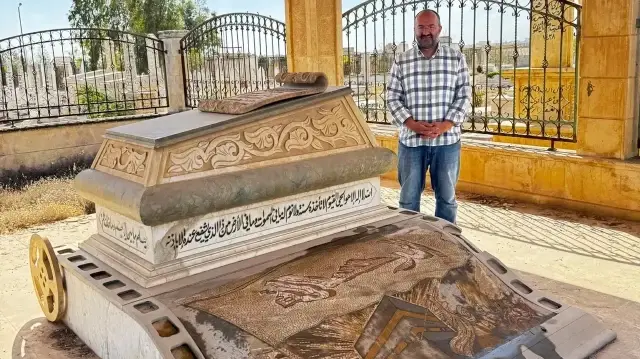 Syria: Visiting the graves of heroes...