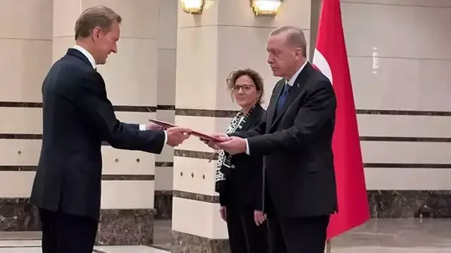 أردوغان يتسلم أوراق اعتماد سفراء 4 دول بأنقرة
