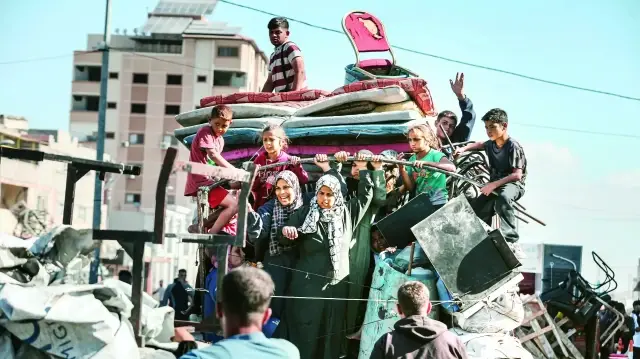 Patlamamış mühimmat tehdidi ve altyapı sorunlarına rağmen, siviller hayata tutunmaya ve geleceğe güvenle bakmaya devam ediyor.