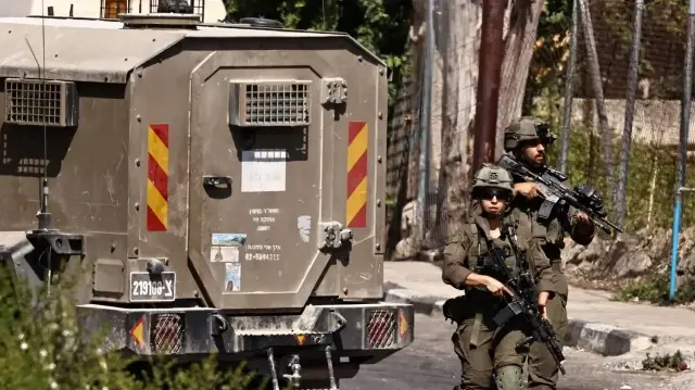 جيش الاحتلال الإسرائيلي يعتقل 35 فلسطينيا في الضفة الغربية