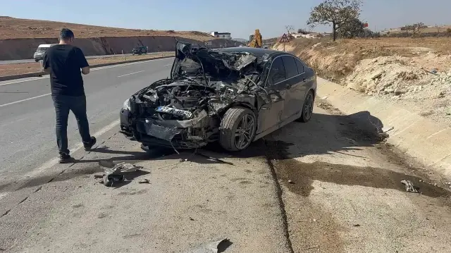 112 Acil Çağrı Merkezi’ne yapılan ihbar sonrası olay yerine çok sayıda sağlık, polis ve jandarma ekibi sevk edildi.