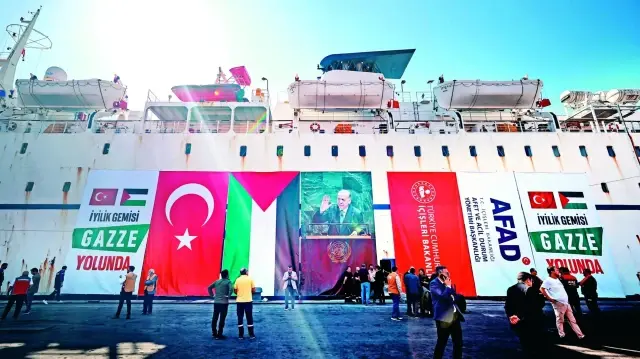 17’NCİ GEMİ EL-ARİŞ’TE- İyilik gemisi Akdeniz, 900 ton bebek maması, hazır gıda ve konserve yüklü.