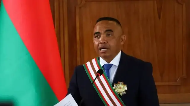 مدغشقر.. العقيد راندريانيرينا يؤدي اليمين الدستورية رئيسا مؤقتا