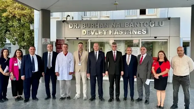 Bakan Memişoğlu, Karpaz Devlet Hastanesi’nde incelemelerde bulundu.