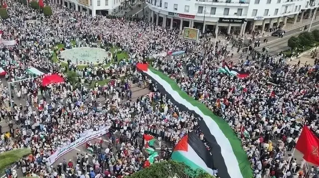 الرباط.. وقفة تضامنية مع فلسطين ومرحبة بوقف النار في غزة