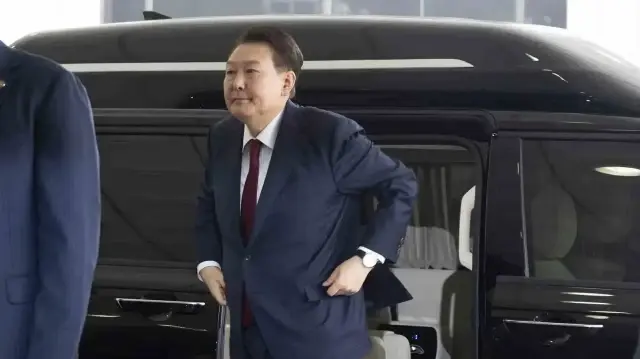 L’ancien président sud-coréen Yoon Suk Yeol, poursuivi pour rébellion et abus de pouvoir, n’a pas comparu pour la deuxième fois, invoquant des raisons de santé.