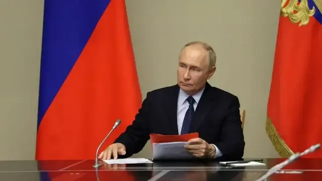 Putin briefs Security Council after lengthy call with Trump
