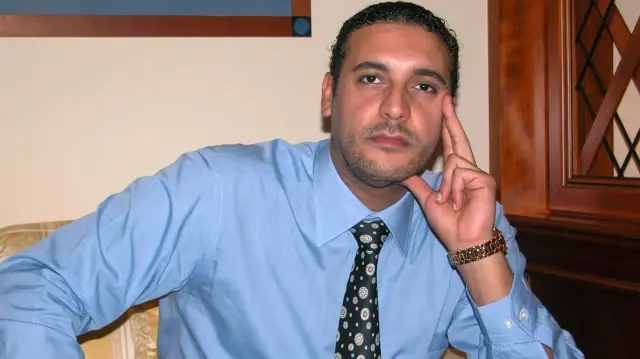 Une photo non datée qui aurait été trouvée dans l'ordinateur portable personnel d'Hannibal Kadhafi et publiée par les combattants du Conseil national de transition libyen (CNT) le 27 septembre 2011 montre Hannibal Kadhafi, fils du dirigeant libyen Mouammar Kadhafi, dans un lieu inconnu.