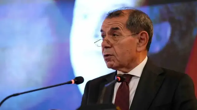 Dursun Özbek üyelere hitap etti.