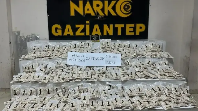 Gözaltına alınan zanlı çıkarıldığı nöbetçi hakimlikçe tutuklandı.