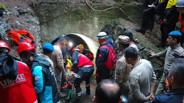 Önal, sağlık ekiplerince yapılan ilk müdahalenin ardından Vezirköprü Devlet Hastanesine kaldırıldı.