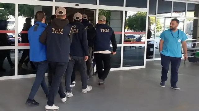 Tutuklanan zanlılar arasında ihraç komiser ve iki mühendis var.