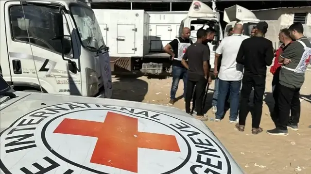 غزة تتسلم جثامين 15 فلسطينيًا من إسرائيل عبر الصليب الأحمر