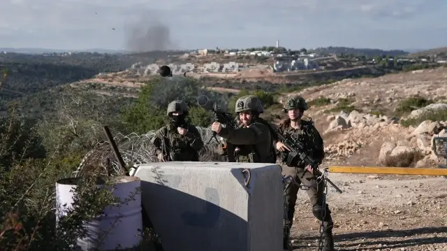 Israeli forces fire on Palestinian farmers during olive harvest