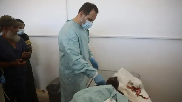 مشوهة وبلا أسماء.. كيف يتعرف الطب الشرعي بغزة على جثث الأسرى؟