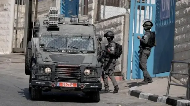 Israeli forces kill Palestinian, detonate home, and detain 10 in West Bank raids
