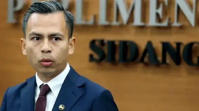 Министр связи Малайзии Фахми Фадзил