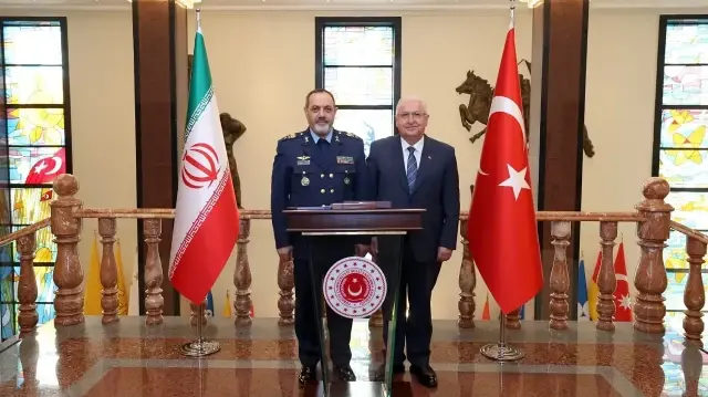 Главы Минобороны Турции и Ирана обсудили расширение военного сотрудничества.
