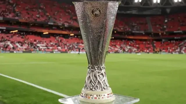 Le trophée de la Ligue Europa de l’UEFA au stade San Mamés de Bilbao, le 21 mai 2025.