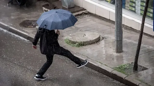 Meteoroloji’den akşam saatlerinde 9 il için kritik uyarı: Bu illerde yağış çok kuvvetli olacak
