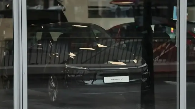 RoboSense founder questions safety of Tesla's vision-only self-driving