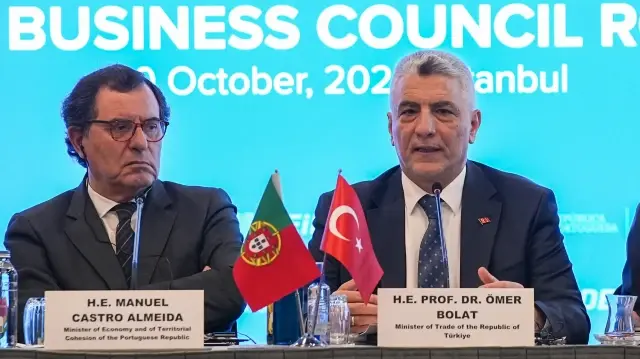 Ticaret Bakanı Ömer Bolat ve Portekiz Ekonomi ve Bölgesel Uyum Bakanı Manuel Castro Almeida Dış Ekonomik İlişkiler Kurulu (DEİK) Genel Merkezi'nde gerçekleştirilen, Türkiye - Portekiz İş Forumu'na katıldı. Bakan Bolat, burada konuşma yaptı.