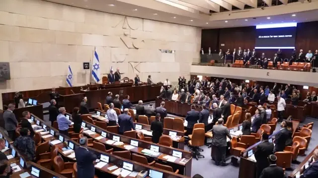 جلسة عاصفة بالكنيست.. احتجاجات وطرد نواب ومقاطعات لكلمة نتنياهو