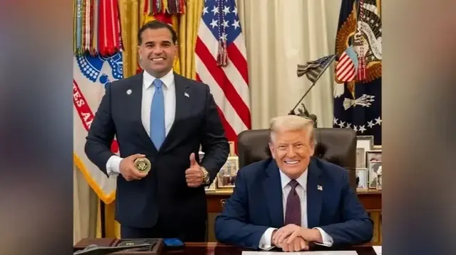 Дональд Трамп и Марк Савайя