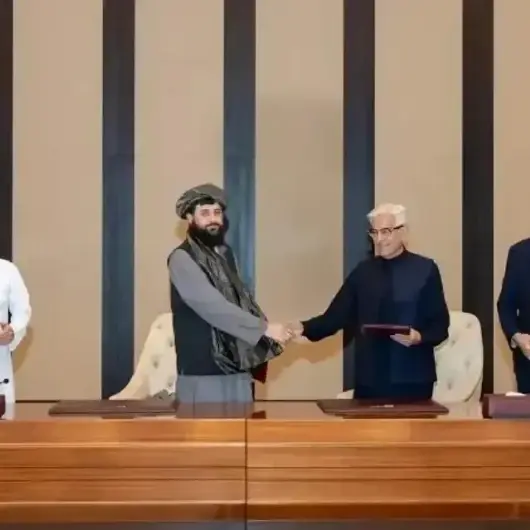 پاکستان اور افغانستان کے درمیان دوحہ مذاکرات کے بعد فوری جنگ بندی پر اتفاق: وزیرِ دفاع