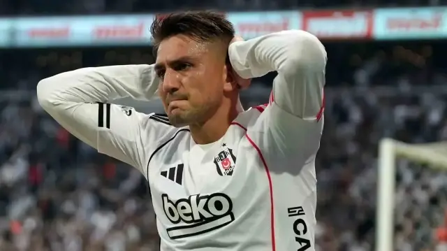 Le Beşiktaş a concédé sa première défaite à domicile de la saison en Süper Lig après avoir été battu 2-1 par Gençlerbirliği lors de la 9e journée du championnat, au stade Tüpraş le 18 octobre 2025.
