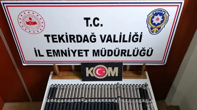 Kaçak botoks ilaçları, tabancalar... Tekirdağ'da kaçakçılık operasyonunda 20 şüpheli hakkında yasal işlem başlatıldı.