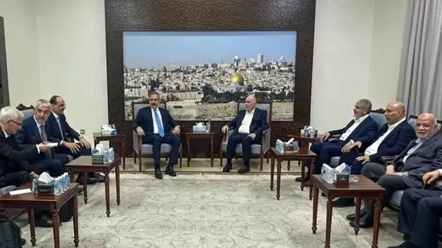 Turkish officials meet with Hamas delegation in Doha for talks