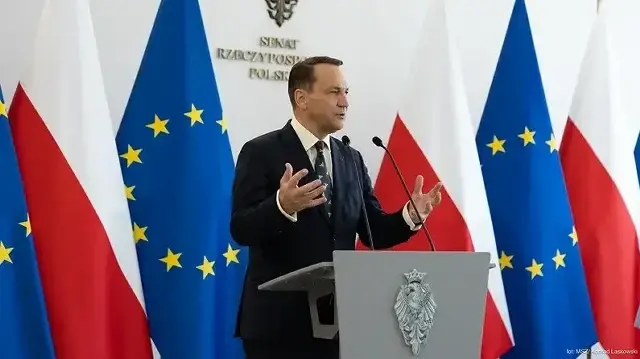 Le Ministre polonais des affaires étrangères Radoslaw Sikorski.