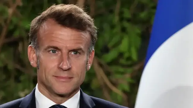 Le président français Emmanuel Macron assiste à une conférence de presse conjointe lors du sommet Med9 des États membres de l'Union européenne méditerranéens et méridionaux, à Portoroz, sur la côte adriatique slovène, le 20 octobre 2025.