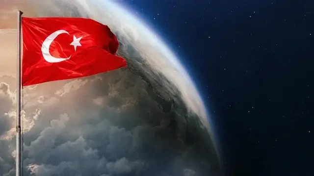 Ankara poursuit l’accélération de son programme spatial national après les missions de ses astronautes sur l’ISS et le lancement de son premier satellite de communication domestique, Turksat 6A.