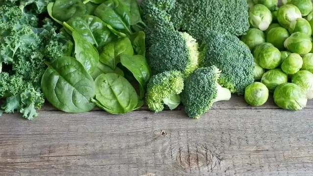 Des chercheurs japonais ont mis au point un dérivé de la vitamine K capable de régénérer les neurones perdus, ouvrant la voie à un possible traitement contre la maladie d’Alzheimer.