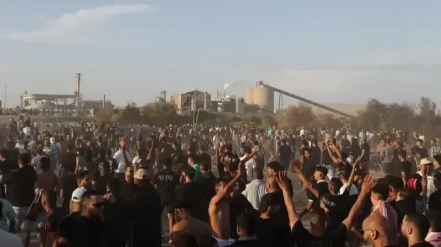 تونس.. استجابة "واسعة" للإضراب العام في مدينة قابس ضد التلوث