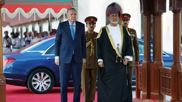 سلطان عمان يستقبل الرئيس أردوغان بمراسم رسمية