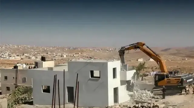 الاحتلال الإسرائيلي يهدم منزل عائلة أسيرين فلسطينيين شمالي الضفة