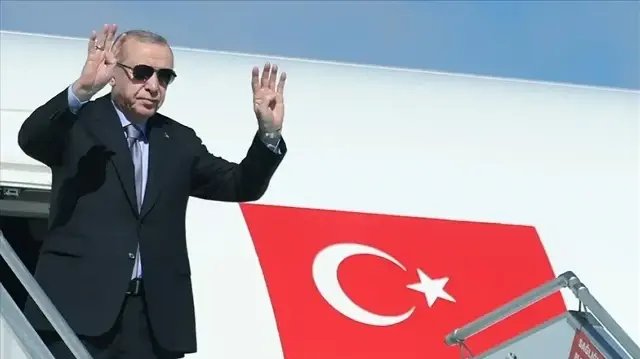 أردوغان يصل سلطنة عمان قادما من قطر