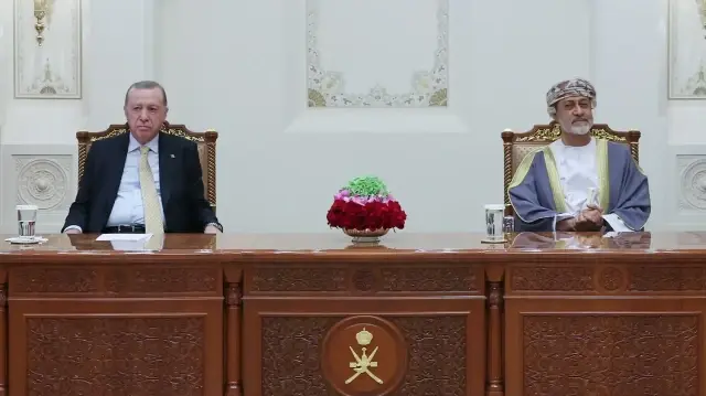 سلطان عُمان يقيم مأدبة غداء على شرف الرئيس أردوغان