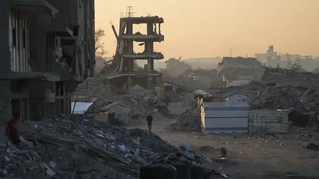 رئيس مخابرات مصر ونائب عباس يتفقان على مواصلة دعم تنفيذ اتفاق غزة