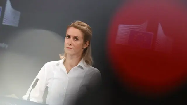 La haute représentante de l'Union européenne et vice-présidente chargée des affaires étrangères et de la politique de sécurité, Kaja Kallas, donne une conférence de presse sur la feuille de route pour la préparation à la défense au siège de l'UE à Bruxelles, le 16 octobre 2025.