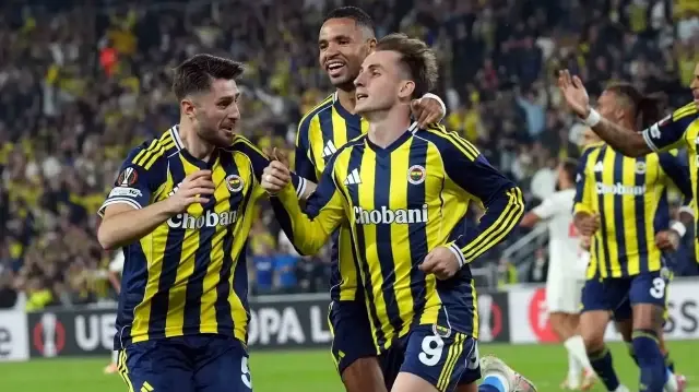 Fenerbahçe Avrupa Ligi'nde oynadığı üç maçın ikisini kazandı.