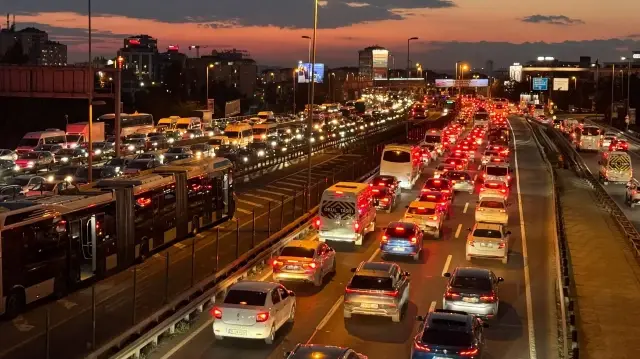 Trafik yoğunluğu, Avrupa Yakası'nda yüzde 89, Anadolu Yakası'nda ise yüzde 85'e kadar ulaştı.