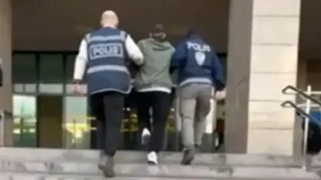 Şahsın üst aramasında tabanca ile uyuşturucu madde ele geçirildi.